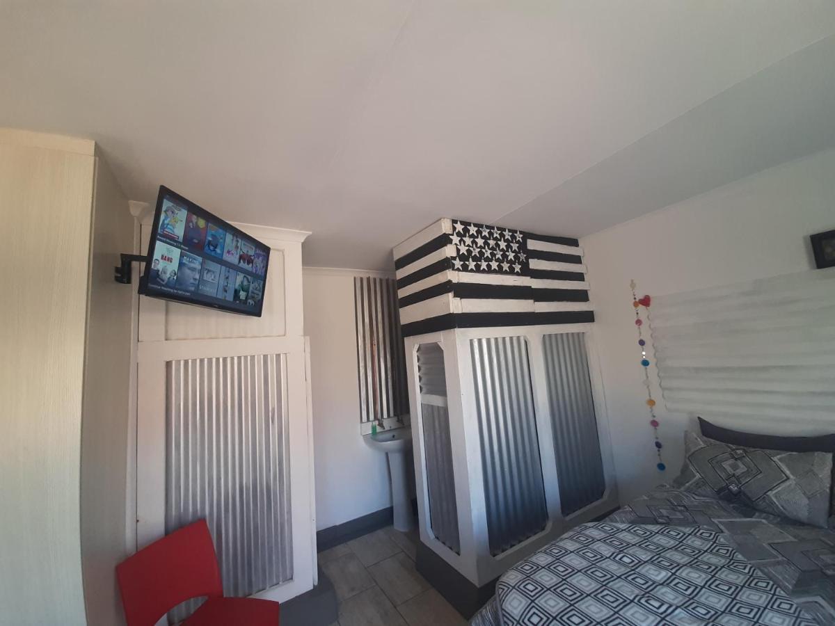 Mykhaya-Your Home Away From Home Kempton Park Buitenkant foto