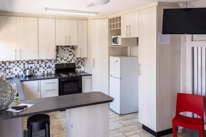 Mykhaya-Your Home Away From Home Kempton Park Buitenkant foto