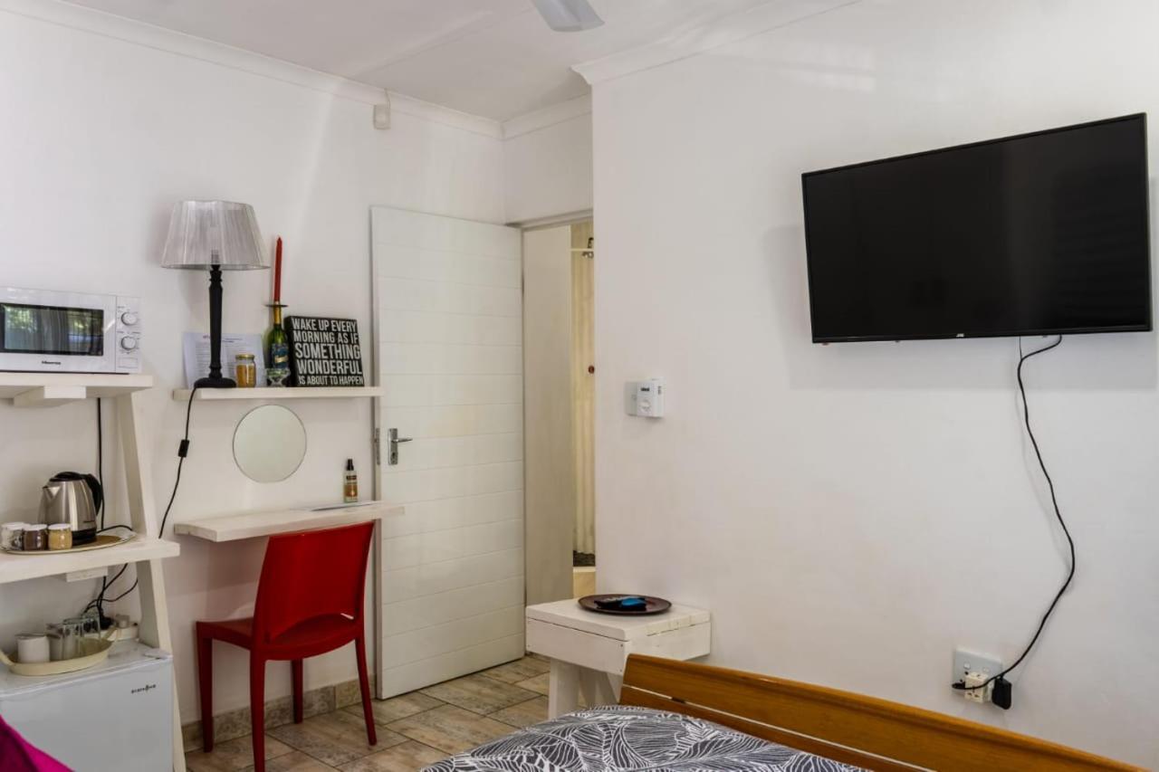 Mykhaya-Your Home Away From Home Kempton Park Buitenkant foto