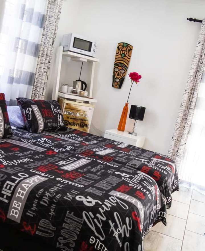 Mykhaya-Your Home Away From Home Kempton Park Buitenkant foto