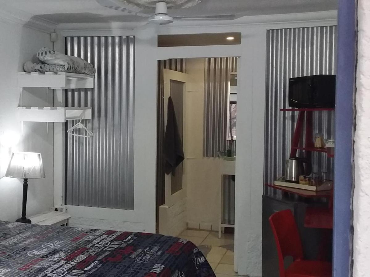 Mykhaya-Your Home Away From Home Kempton Park Buitenkant foto