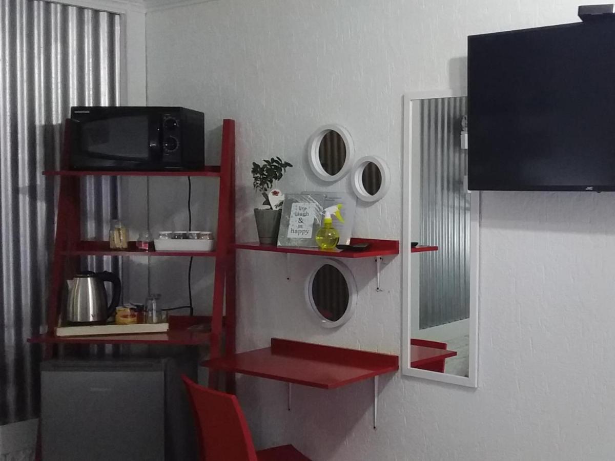 Mykhaya-Your Home Away From Home Kempton Park Buitenkant foto