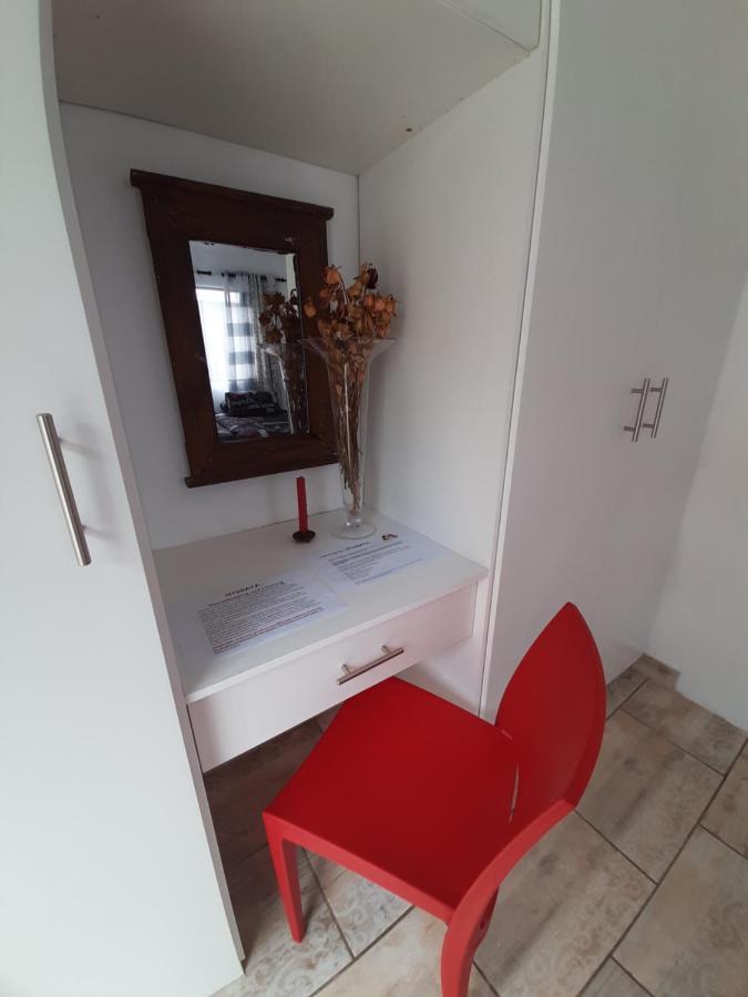 Mykhaya-Your Home Away From Home Kempton Park Buitenkant foto